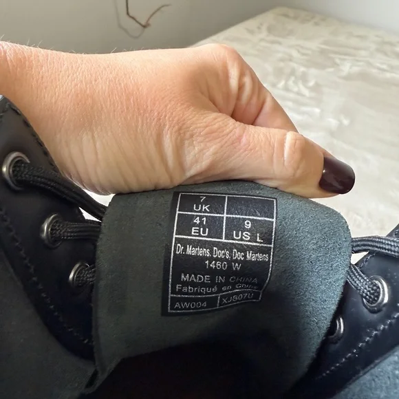 Dr. Martens  1460 Women's Black Lace-Up Boots Size 9 - Picture 5 of 5